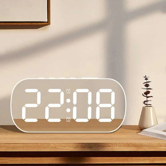 Horloge LED minimaliste blanche avec affichage numérique et fonction réveil bureau